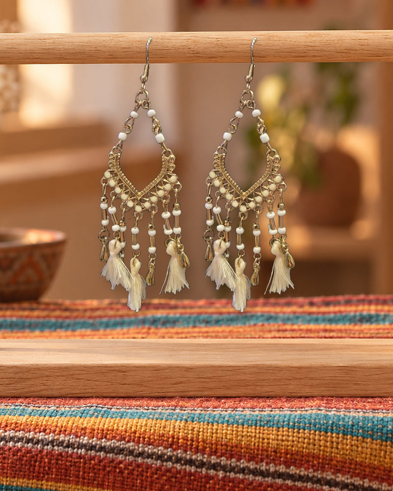 Boucles d'oreilles Inkao Dorées à pompons crème