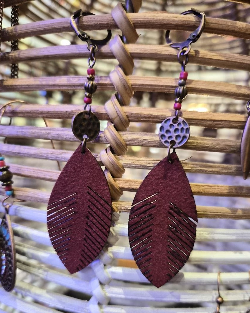 Boucles d'oreilles Inkao Feuilles bordeaux — Photo 3