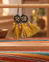Boucles d'oreilles Inkao – Moutarde à pompons