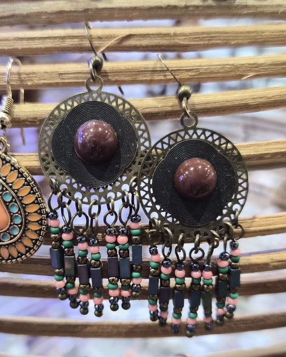 Boucles d'oreilles Inkao Rondes à perle prune — Photo 3