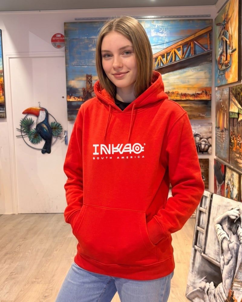 Sweat à capuche Inkao Collector rouge porté